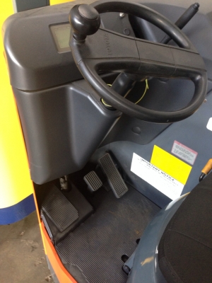 ขายรถฟอร์คลิฟท์  ไฟฟ้า นั่งขับ  TOYOTA - 6FBRE12 - 30650  ปี 2001  Triplex F/F M6 SS  ติดต่อ  คุณเบียร์  094-4895646