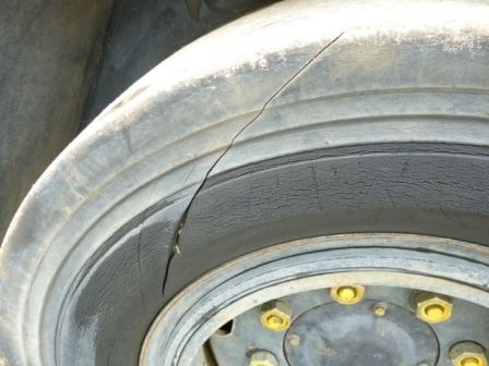 รถบดล้อยาง 7 ล้อ SAKAI T2