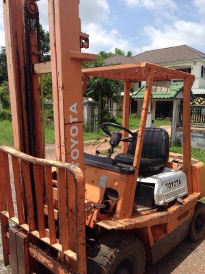 ขายรถฟอร์คลิฟท์ Toyota รุ่น 4 เครื่องดีเซล ขนาด 2 ตัน ยกสูง 4 เมตร พร้อมใช้งาน