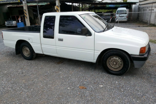 ISUZU มังกร SPACE CAB