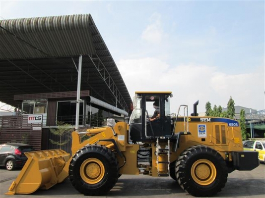 ขาย รถตักล้อยาง ยี่ห้อ SEM BY CATERPILLAR รุ่น 650B คุณภาพเยี่ยม/ติดต่อคุณอนุวัตน์ โทร.084-874-2940
