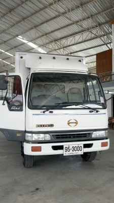ขาย รถ บรรทุก 6 ล้อ ฮีโน่ตู้ ปี 2002 สมอทอง รุ่น FC4J  รถห้างแท้ เครื่อง JO5C 135 แรง ตู้ยาว 5.50 เมตร ตู้สวย พร้อมใช้ ราคา 830,000 โทร 087-2058598