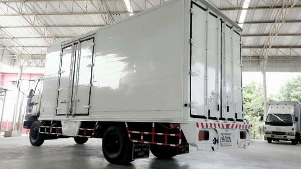 ขาย รถ บรรทุก 6 ล้อ ฮีโน่ตู้ ปี 2002 สมอทอง รุ่น FC4J  รถห้างแท้ เครื่อง JO5C 135 แรง ตู้ยาว 5.50 เมตร ตู้สวย พร้อมใช้ ราคา 830,000 โทร 087-2058598