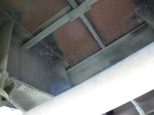 หางพ่วงเทเลอร์คอกสูง 3 เพลา ของ บ.นนทบุรี ปี46