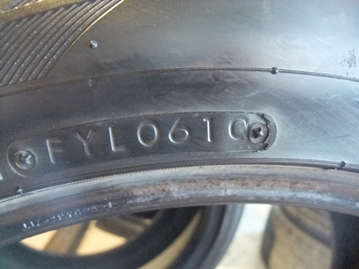 ยาง Toyo 215/50/17 ปี 10