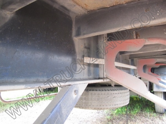 หางพ่วงเทเลอร์คอกสูง 3 เพลา ของ บ.นนทบุรี ปี46