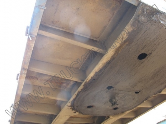 หางพ่วงเทเลอร์คอกสูง 3 เพลา ของ บ.นนทบุรี ปี46