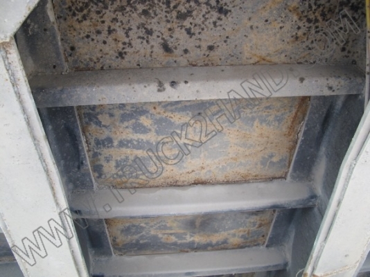 หางพ่วงเทเลอร์คอกสูง 3 เพลา ของ บ.นนทบุรี ปี46