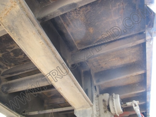 หางพ่วงเทเลอร์คอกสูง 3 เพลา ของ บ.นนทบุรี ปี46