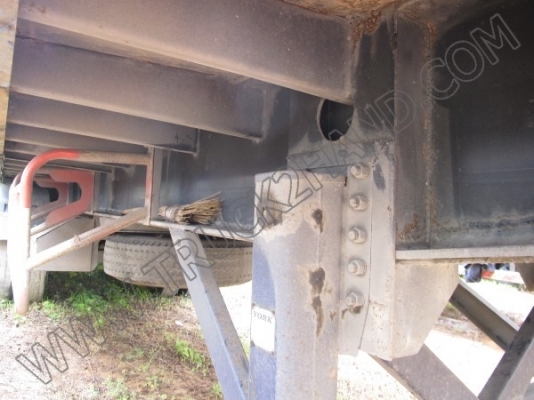 หางพ่วงเทเลอร์คอกสูง 3 เพลา ของ บ.นนทบุรี ปี46