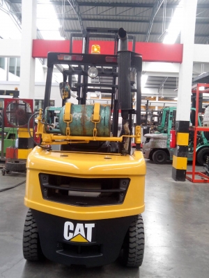 ขายรถฟอร์คลิฟท์   CATERPILLAR  GP25NT  เสา 3000  MM.  งายาว 1070  MM.  รถ USED เกรด A  ราคา 335,000  บาท  สภาพพร้อมใช้งาน 80 \% ติดต่อ คุณเบียร์   ID LINE  : savitchaya9  (สั่งจองกันล่วงหน้าได้นะค่ะ)