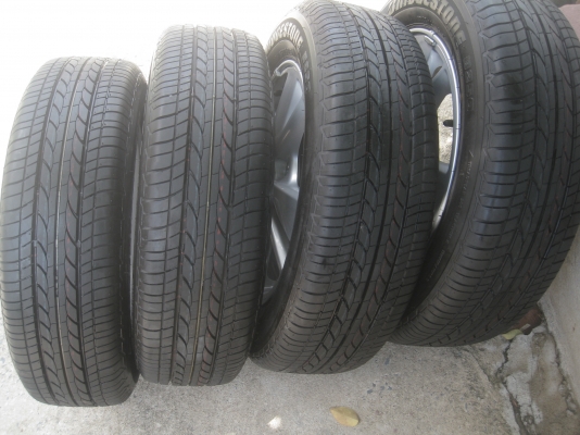 ขายล้อแม็กป้ายแดง Toyota avanza 15"x5" et45 4รู114.3 พร้อมยาง Bridgestone b250 185/65r15 ยางผลิตสัปดาห์ที่ 13 ปี14 ตุ่มและสีที่หน้ายางมีทุกเส้นครับ  สนใจติดต่อเล็กคลองสามครับ 081-3747940
