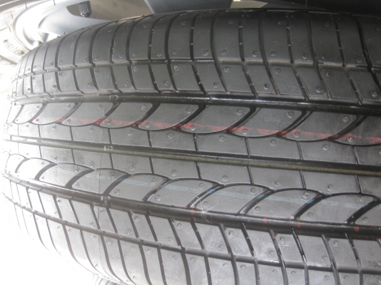 ขายล้อแม็กป้ายแดง Toyota avanza 15"x5" et45 4รู114.3 พร้อมยาง Bridgestone b250 185/65r15 ยางผลิตสัปดาห์ที่ 13 ปี14 ตุ่มและสีที่หน้ายางมีทุกเส้นครับ  สนใจติดต่อเล็กคลองสามครับ 081-3747940
