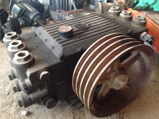 ขายเครื่องฉีดน้ำแรงดันสูงขนาดใหญ่ GP made in Italy ออก 2 หัว สภาพสวย หมุนนิ่ม