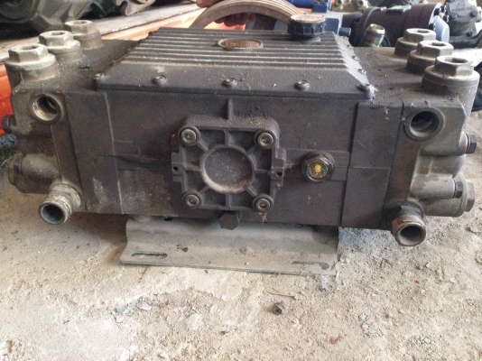 ขายเครื่องฉีดน้ำแรงดันสูงขนาดใหญ่ GP made in Italy ออก 2 หัว สภาพสวย หมุนนิ่ม