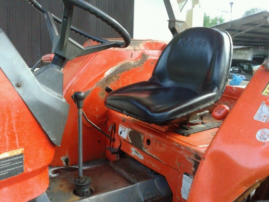 ขายรถไถ KUBOTA  M5000 พร้อมดันหน้า  ทะเบียนพร้อมโอน