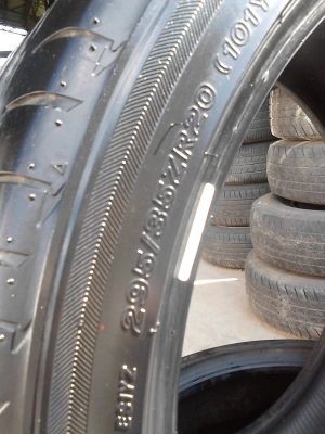 295/35R20 BRIDGESTONE POTENZA มี 2 เส้น TEL.081-427-3941 295/35R20 BRIDGESTONE POTENZA มี 2 เส้น TEL.081-427-3941
