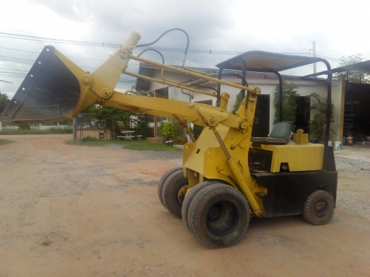 ขายรถตักครึ่งคิว  KOMUTZU SD10-3  ถูกๆครับ