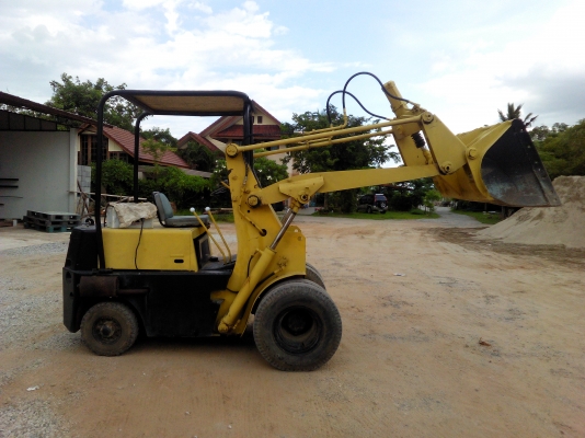 ขายรถตักครึ่งคิว  KOMUTZU SD10-3  ถูกๆครับ