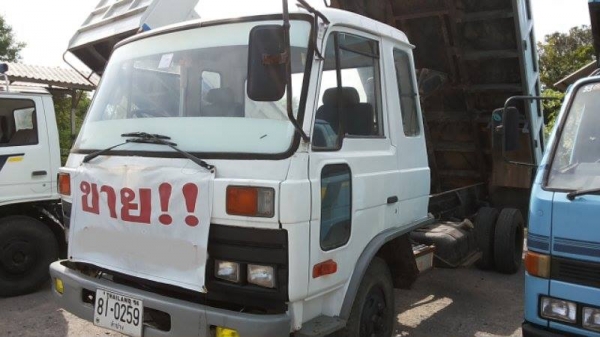 ***ขายแล้วครับขอบคุณ Truck2hand ขาย6ล้อดั้ม NISSAN CMA81F FD6 160HP เครื่องเดิมเกียร์เดิม เครื่องแรง แน่นดี แห้งดีไม่มีเยิ้ม เกียร์ดีไม่หลุด ช่วงล่างใหญ่ Fหน้า-หลัง คัสซีสวยเดิม ไม่ปะไม่ดาม ไม่มีบวม สวยทั้งเส้น กระบะดั้มเหล็ก5ตันยิงหน้า ยาว 3.80ม.สภาพสวยพ