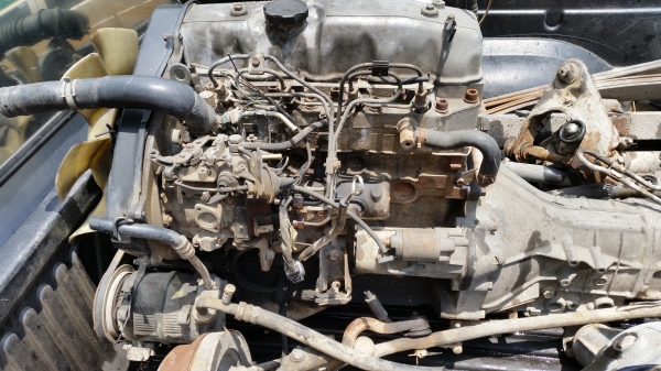 ขายเครื่องพร้อมเกียร์4D56 สตราด้า2500CCขาย 33000