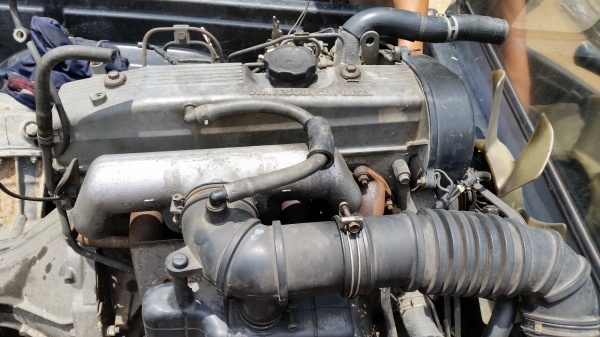 ขายเครื่องพร้อมเกียร์4D56 สตราด้า2500CCขาย 33000