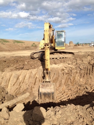 รถขุด KOMATSU PC200-7 รถใช้งานดี สีเดิมๆทั้งคัน รถสวยเนี๊ยบ มีทะเบียน