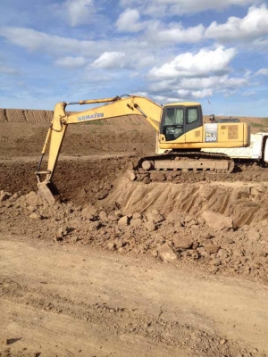 รถขุด KOMATSU PC200-7 รถใช้งานดี สีเดิมๆทั้งคัน รถสวยเนี๊ยบ มีทะเบียน