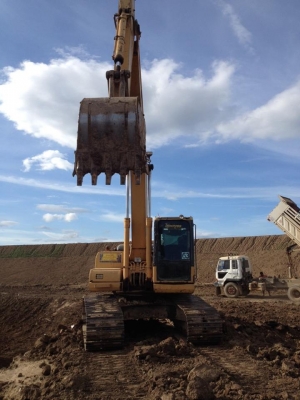 รถขุด KOMATSU PC200-7 รถใช้งานดี สีเดิมๆทั้งคัน รถสวยเนี๊ยบ มีทะเบียน