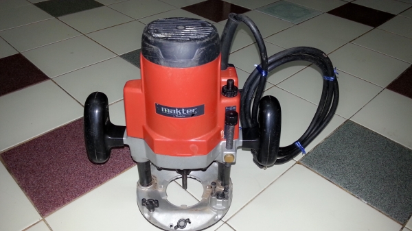 ขายเครื่องเราเตอร์เซาะร่องสำหรับงานทั่วไปยี่ห้อmaktecรุ่นMT360(1,650วัตต์)สภาพดีมากเกิน90\%ครับ ขายเครื่องเราเตอร์เซาะร่องสำหรับงานทั่วไปยี่ห้อmaktecรุ่นMT360(1,650วัตต์)สภาพดีมากเกิน90\%ครับ