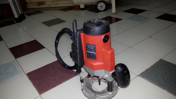 ขายเครื่องเราเตอร์เซาะร่องสำหรับงานทั่วไปยี่ห้อmaktecรุ่นMT360(1,650วัตต์)สภาพดีมากเกิน90\%ครับ ขายเครื่องเราเตอร์เซาะร่องสำหรับงานทั่วไปยี่ห้อmaktecรุ่นMT360(1,650วัตต์)สภาพดีมากเกิน90\%ครับ