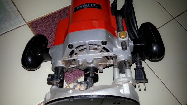 ขายเครื่องเราเตอร์เซาะร่องสำหรับงานทั่วไปยี่ห้อmaktecรุ่นMT360(1,650วัตต์)สภาพดีมากเกิน90\%ครับ ขายเครื่องเราเตอร์เซาะร่องสำหรับงานทั่วไปยี่ห้อmaktecรุ่นMT360(1,650วัตต์)สภาพดีมากเกิน90\%ครับ