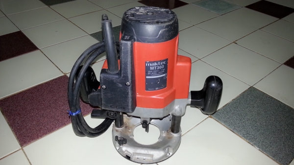 ขายเครื่องเราเตอร์เซาะร่องสำหรับงานทั่วไปยี่ห้อmaktecรุ่นMT360(1,650วัตต์)สภาพดีมากเกิน90\%ครับ
