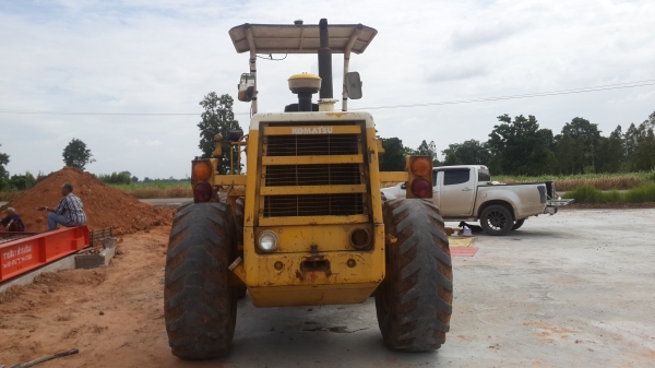 ขายรถตัก KOMATSU 515-2 สวยๆครับ ขายรถตัก KOMATSU 515-2 สวยๆครับ