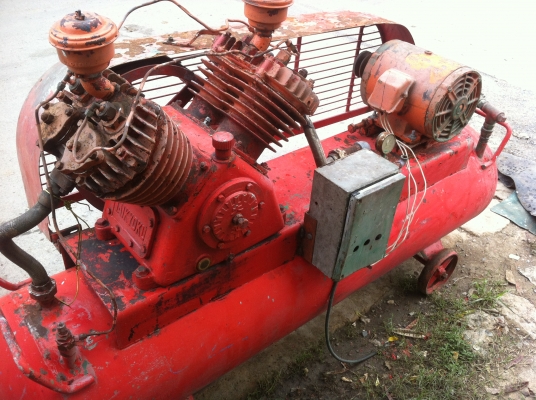 ปั๊มลม TALKYOKU 4 สูบ 10 แรง 1ลูก / 15 แรง 1 ลูก/  ลูกละ 40,000 บาท