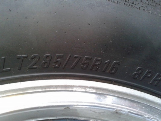 ขายล้อกับยาง 1 ชุดครับ te37 16x8 off-0 ของ rota ยาง maxxis 762 ขายล้อกับยาง 1 ชุดครับ te37 16x8 off-0 ของ rota ยาง maxxis 762
