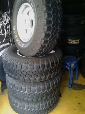 ขายล้อกับยาง 1 ชุดครับ te37 16x8 off-0 ของ rota ยาง maxxis 762 ขายล้อกับยาง 1 ชุดครับ te37 16x8 off-0 ของ rota ยาง maxxis 762
