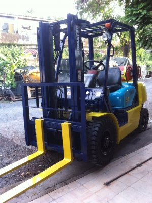 โฟล์คลิฟท์ komatsu FG25C-12 เสาสูง 3 เมตร 2.5 ตัน เครื่องเบนซิน