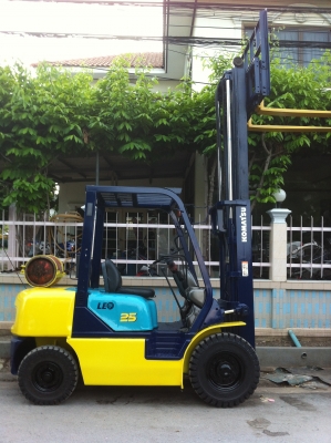 โฟล์คลิฟท์ komatsu FG25C-12 เสาสูง 3 เมตร 2.5 ตัน เครื่องเบนซิน