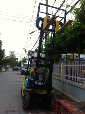 โฟล์คลิฟท์ komatsu FG25C-12 เสาสูง 3 เมตร 2.5 ตัน เครื่องเบนซิน