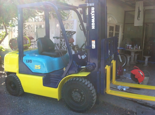 โฟล์คลิฟท์ komatsu FG25C-12 เสาสูง 3 เมตร 2.5 ตัน เครื่องเบนซิน
