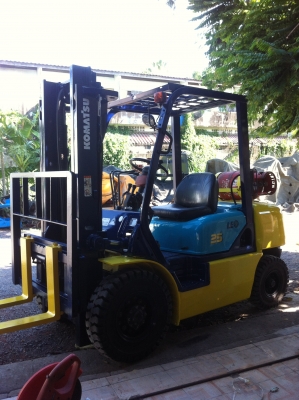 โฟล์คลิฟท์ komatsu FG25C-12 เสาสูง 3 เมตร 2.5 ตัน เครื่องเบนซิน