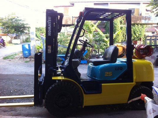 โฟล์คลิฟท์ komatsu FG25C-12 เสาสูง 3 เมตร 2.5 ตัน เครื่องเบนซิน