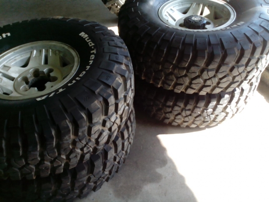 ขายยาง BF mud km 2 35/12.5/15 สวยๆเลยครับ
