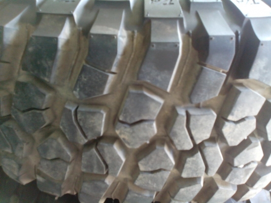 ขายยาง BF mud km 2 35/12.5/15 สวยๆเลยครับ