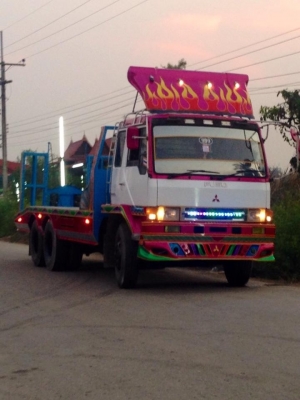 Fuso 517MA เทลเลอร์ บรรทุกรถเกี่ยว ดาวน์ 180,000