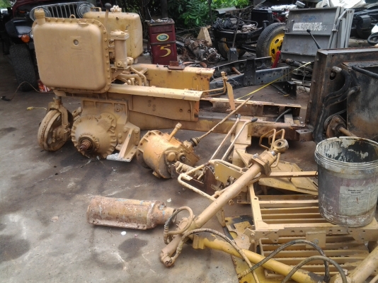 ขายอะไหล่รถแท็คเตอร์โล๊ะจากเชียงกง 20000 บาท หรืออยากได้อะไรบอกมาครับแยกขาย