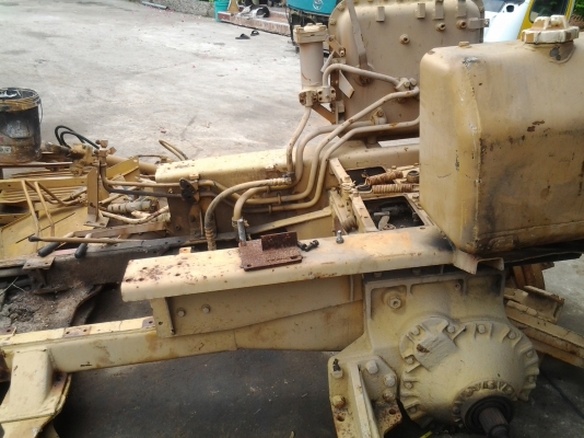 ขายอะไหล่รถแท็คเตอร์โล๊ะจากเชียงกง 20000 บาท หรืออยากได้อะไรบอกมาครับแยกขาย