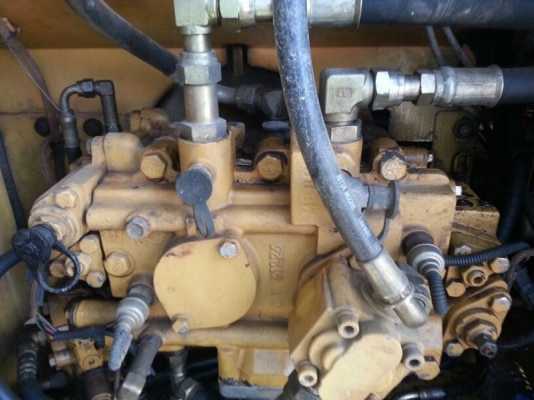 รถแบคโฮ  CAT  312C  ( รถทำงาน  12,xxx ซม. )   สนใจติดต่อ  081 - 6079515