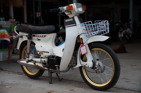 ขาย หรือ แลก รถถังหน้า HONDA นันทิดา C 700 เครื่อง LIFAN 125 สตาทร์มือ เครื่องแจ้งลงเล่มแล้ว ทะเบียนพร้อมโอน ภาษี 2557 รถสวยพร้อมใช้ ขับแน่น ๆ  ระบบไฟติดครบทุกจุด แบตร์ใหม่ ยางดอกเต็ม